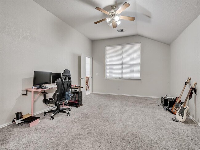 Building Photo - 2608 Southern Hills Dr