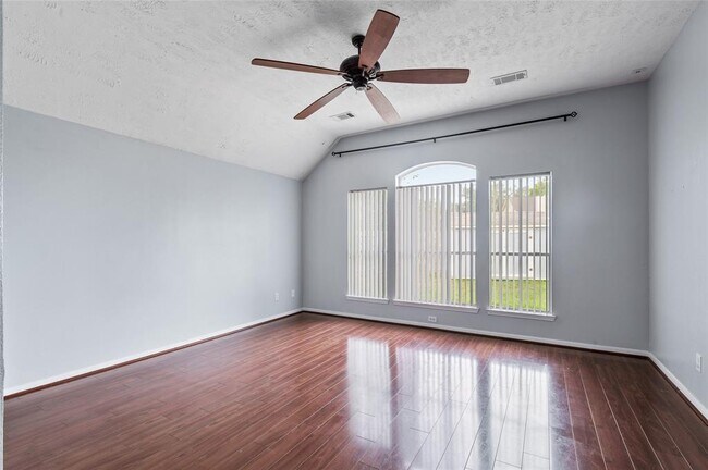 Building Photo - 10326 N Laurel Branch Dr