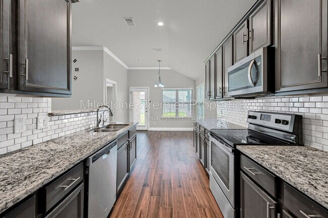 Building Photo - 3418 Ballam St