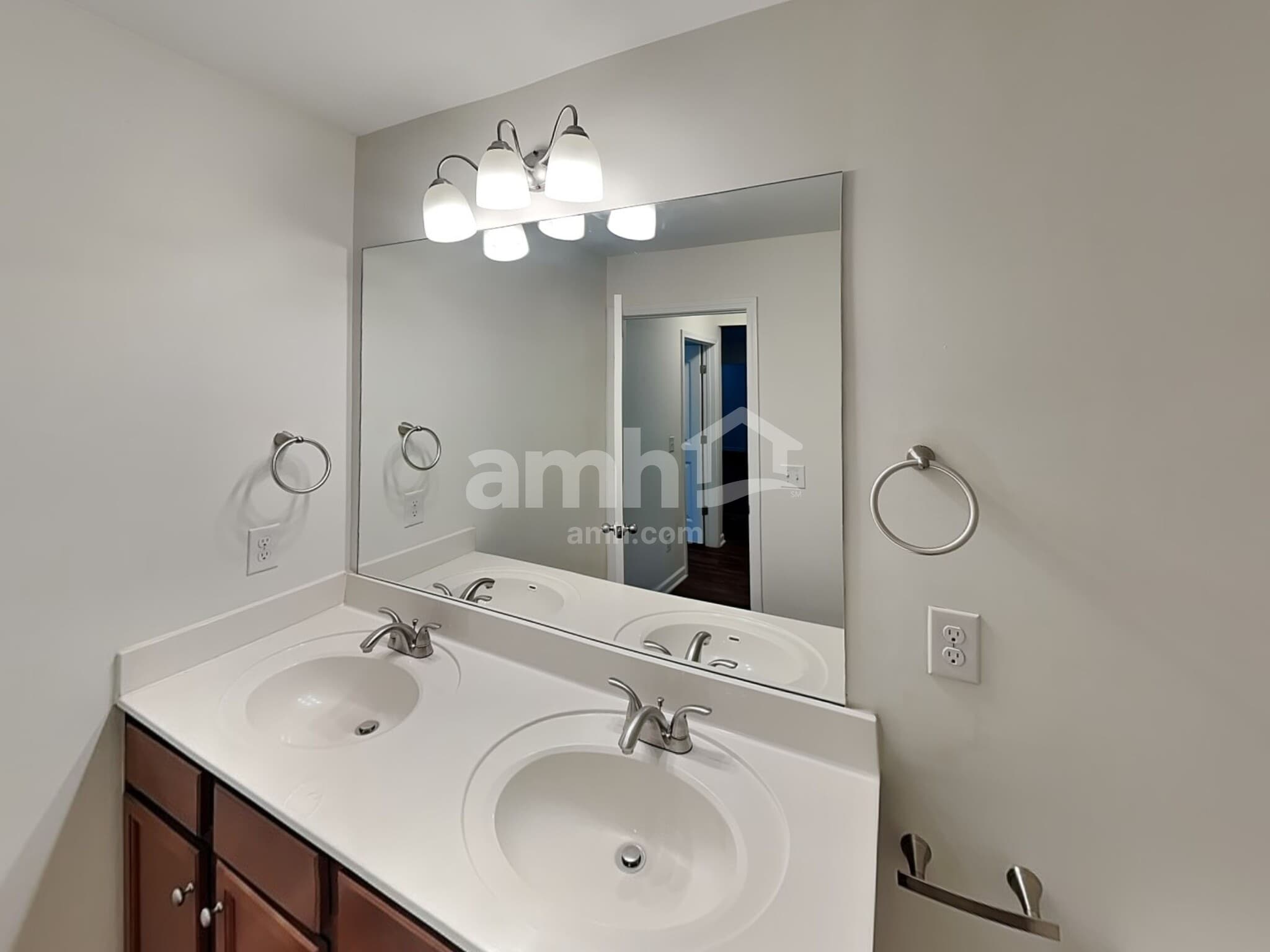 Building Photo - 3711 Community Cir