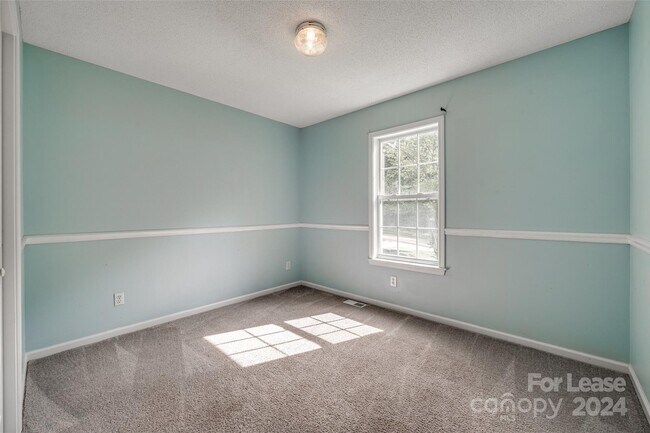Building Photo - 2291 Douglas Heights Ln