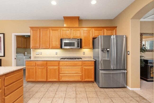Building Photo - BEAUTIFUL 4BR/3BA home in SINGING HILLS VI...