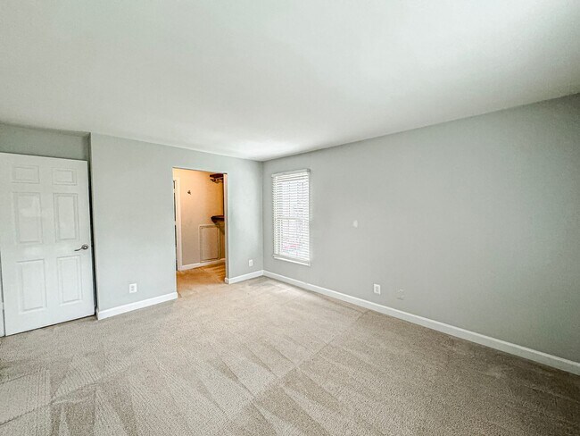 Building Photo - Fantastic 2 Bed 2.5 Bath Condo With A Spac...