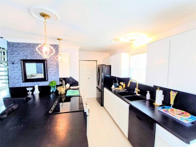 Building Photo - 1122 Makatea St