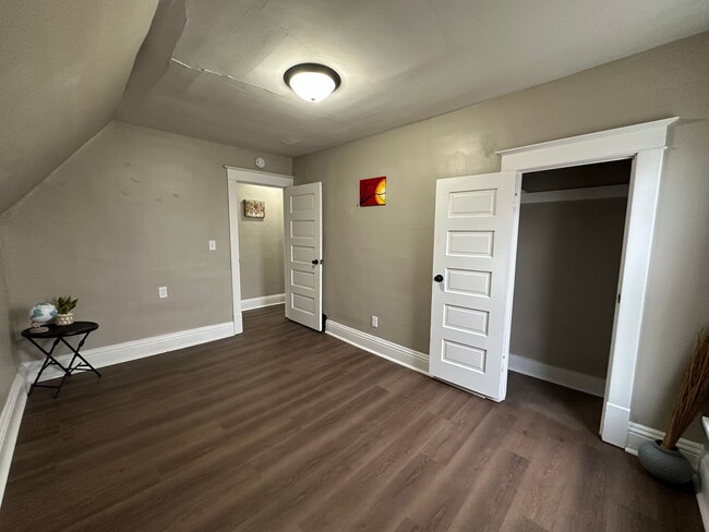 Building Photo - Newly remodeled 3 bed, 1 bath home for ren...