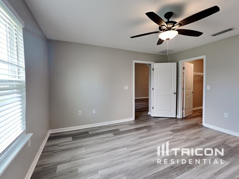 Building Photo - 3213 Hidden Meadows Ct