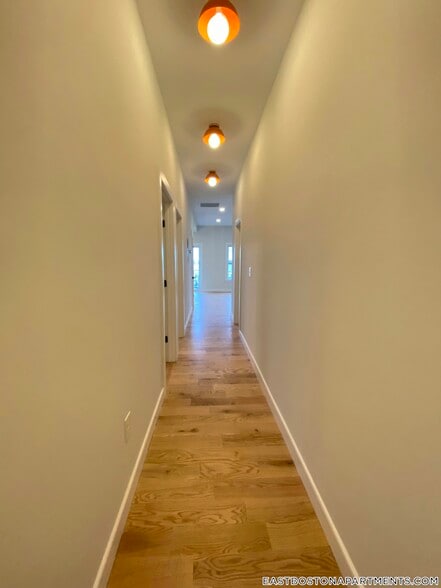 Building Photo - 275 Webster St