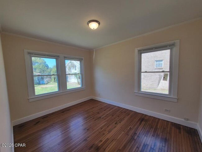 Building Photo - 131 Allen Ave