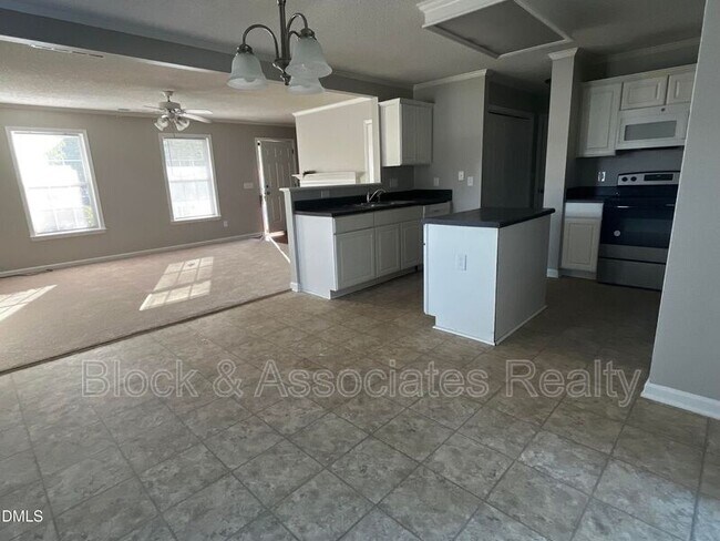 Building Photo - 5500 Marthonna Way