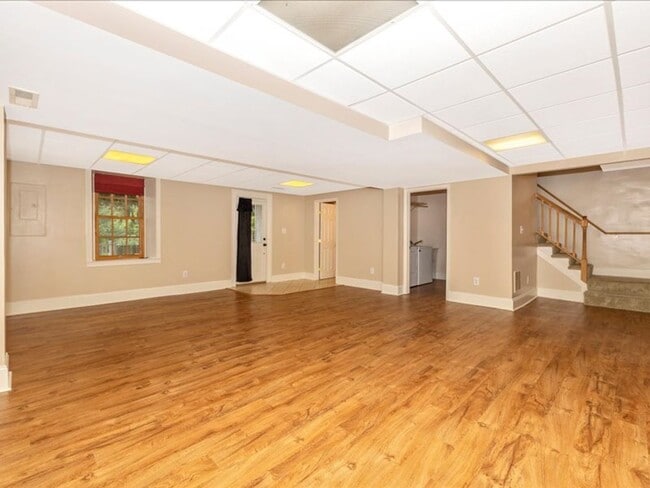 Building Photo - Open House 24th 10:30 to 11:30 AM