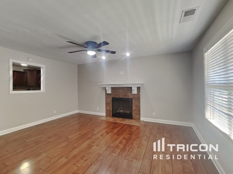 Building Photo - 3770 Tradewinds Terrace