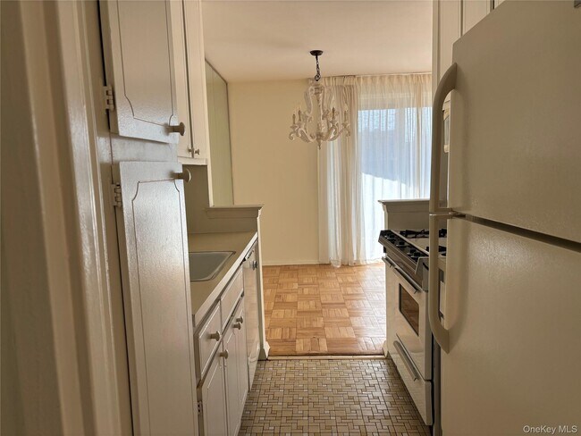 Building Photo - 17-85-85 215th St