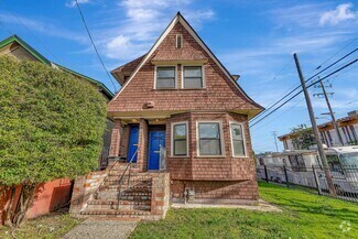 Building Photo - 2804 Adeline St