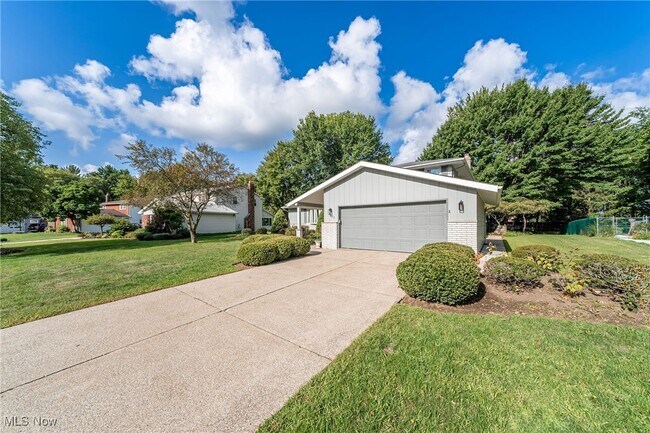 Building Photo - 1682 Mendelssohn Dr