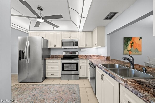 Building Photo - 500 Misty Pines Cir