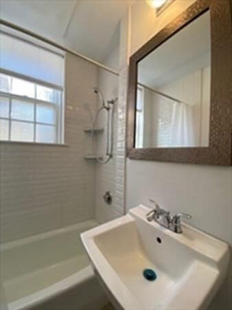 Building Photo - 205 Mt Auburn St