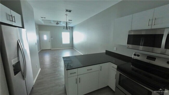 Building Photo - 24 Carlisle Ave