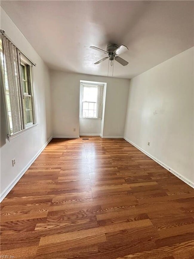 Building Photo - Courthouse Green