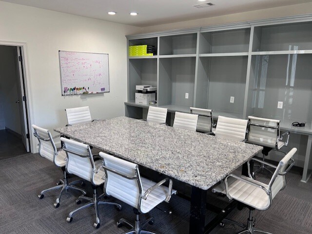 Building Photo - 100 Taylor Cottage Cv