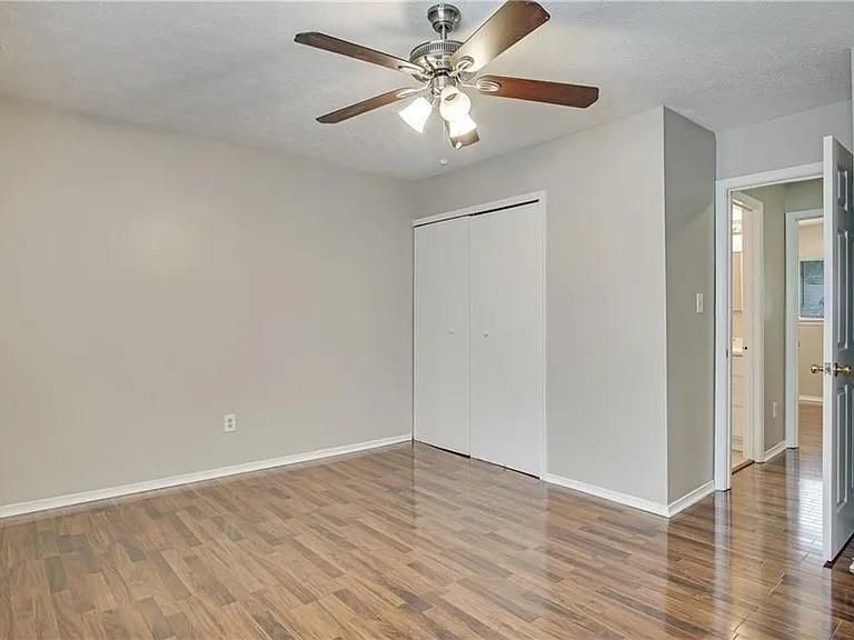 Building Photo - 28 Country Pl Ct