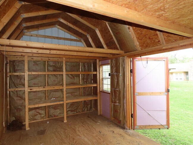 Building Photo - Spacious 4-Bedroom Home in Whitehouse ISD – Pet-Friendly with Large Fenced Yard! Bonus: Lawncare ...