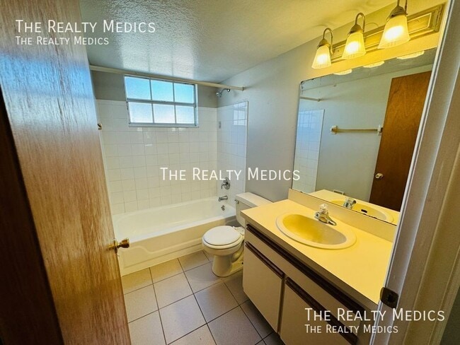 Building Photo - 5012 Laguna Bay Cir