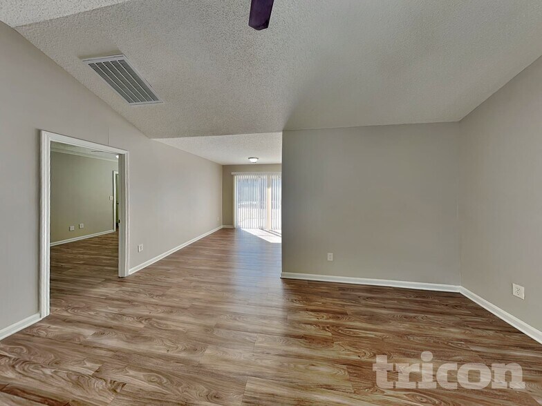 Building Photo - 2904 Westwinds Ct