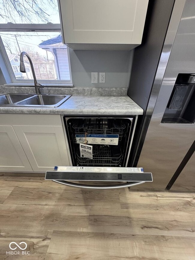 Building Photo - 1107 E Mulberry St