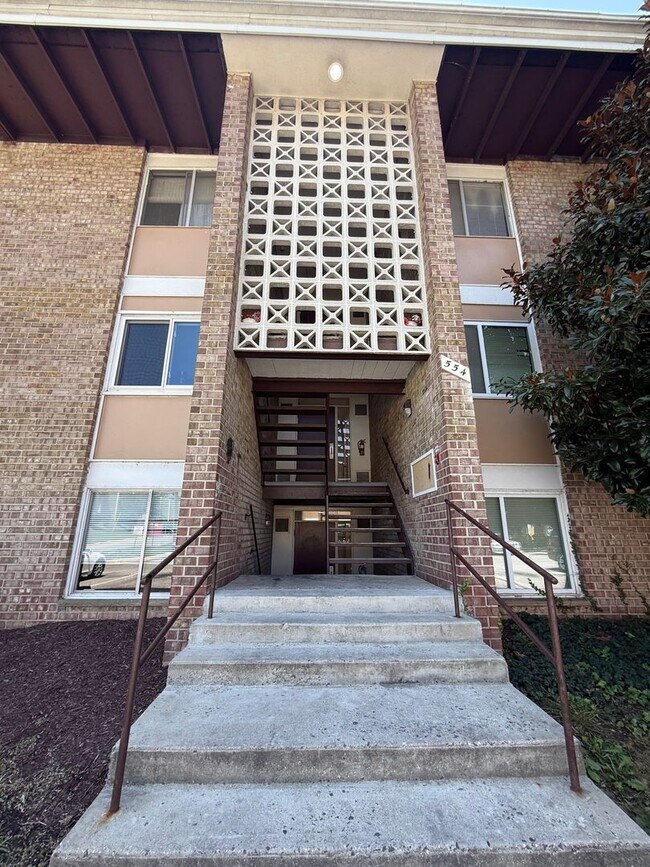 Building Photo - 555 Wilson Bridge Dr