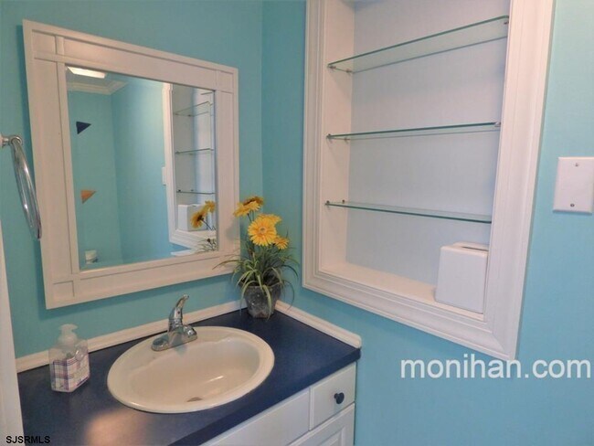 Building Photo - 875 Stenton Pl