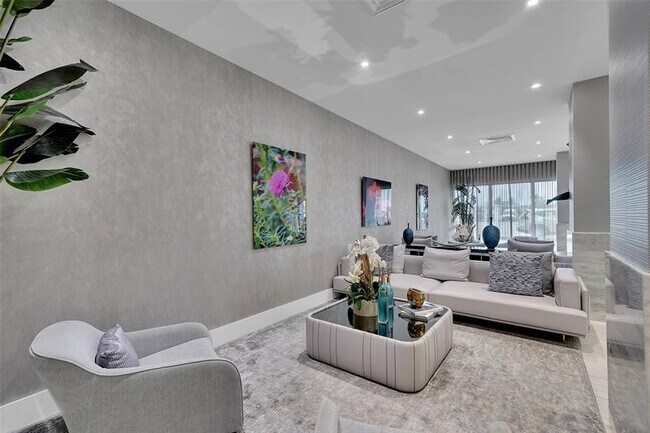 Building Photo - 2301 S Ocean Dr