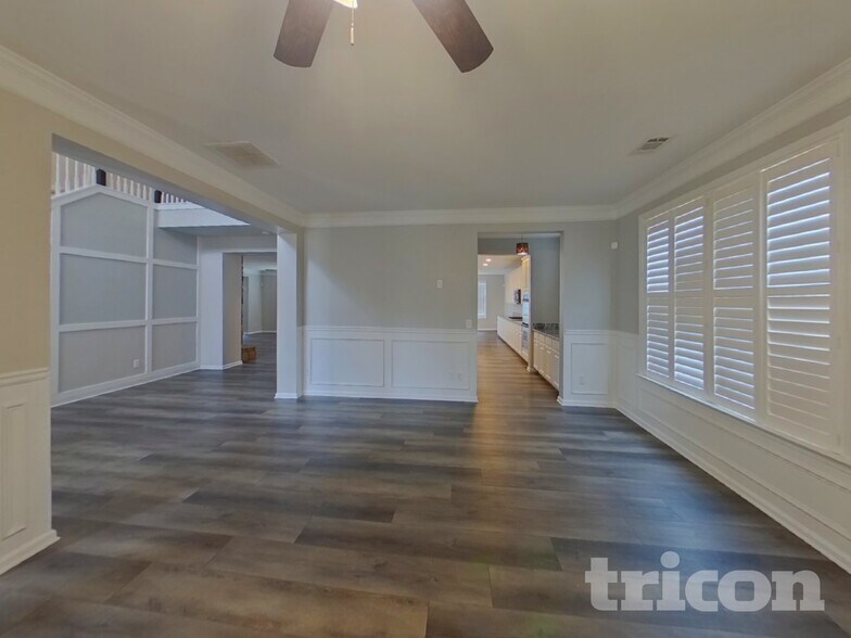 Building Photo - 7457 Mistydawn Dr