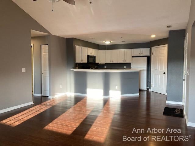 Building Photo - 1551 Oakfield Dr