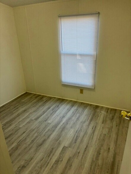 Building Photo - 1201 Orchard Farm Ln
