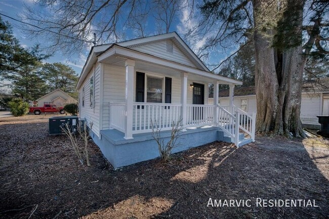 Building Photo - 3541 Zeno St