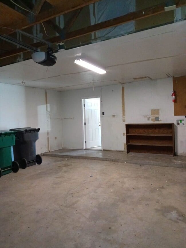Building Photo - AFFORDABLE!!!