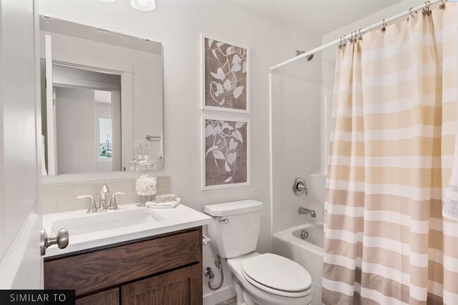 Building Photo - 3bd 2.5ba Home In new Sunridge Community!