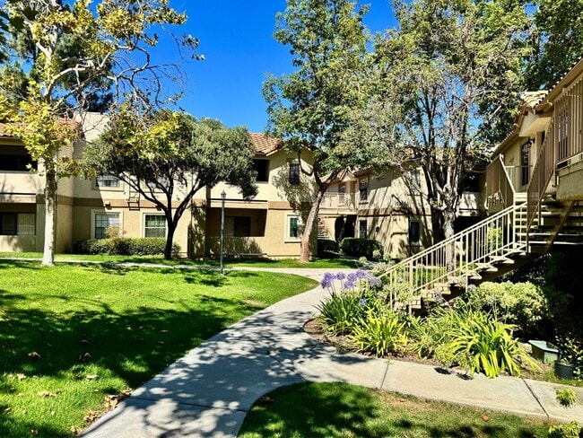 Building Photo - 10305 Azuaga St