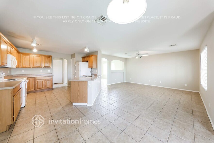 Building Photo - 3128 N 130th Ln