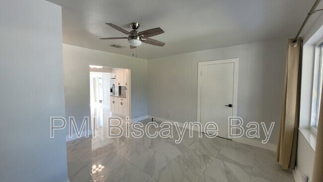 Building Photo - 7380 SW 35th St
