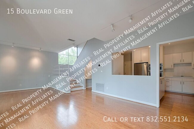 Building Photo - 15 Boulevard Green
