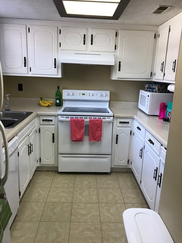 Building Photo - 405 Brown Rd