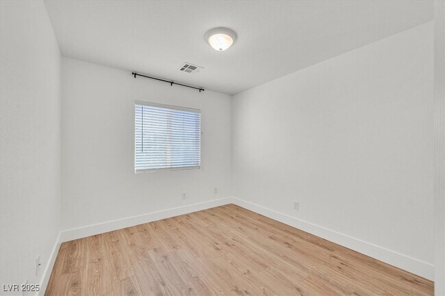 Building Photo - 10620 Kearney Mountain Ave