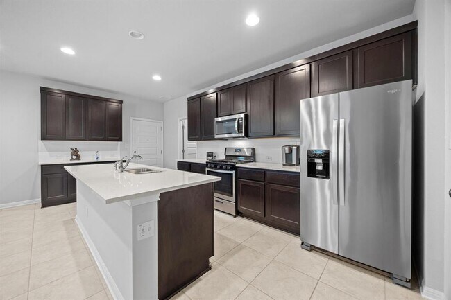 Building Photo - 2424 Pecan Island Dr