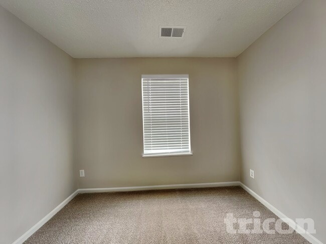 Building Photo - 149 Fox Grove Cir