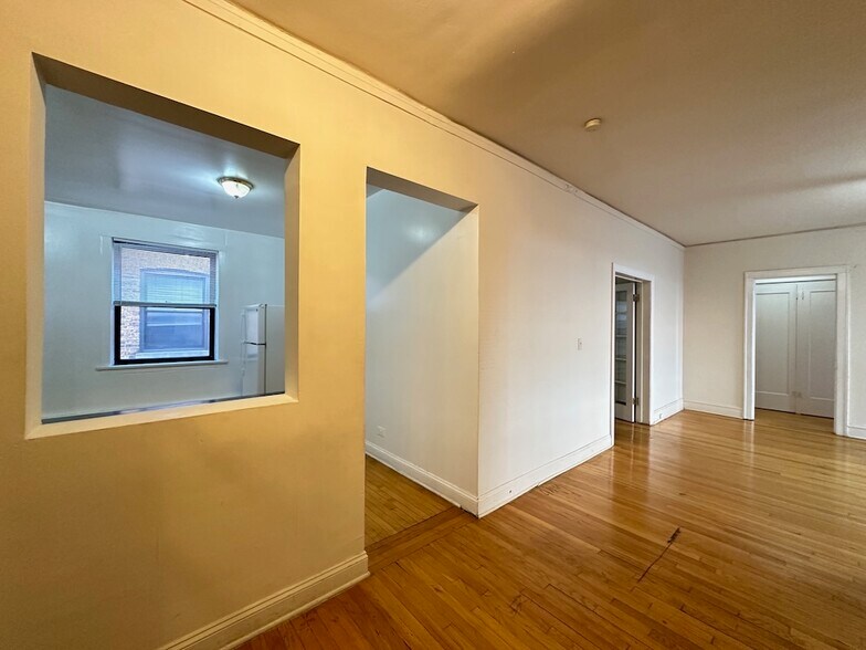 Building Photo - 1317 Oak Ave