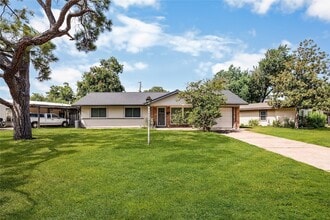 Building Photo - 5831 Burr Oak Dr