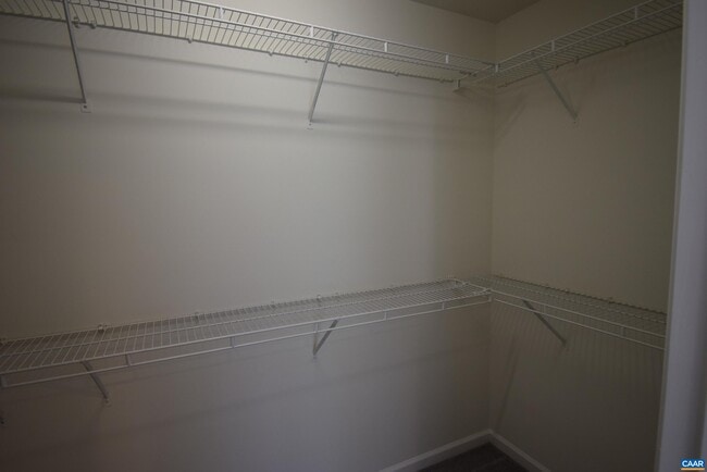 Building Photo - 19 Woodlawn Dr