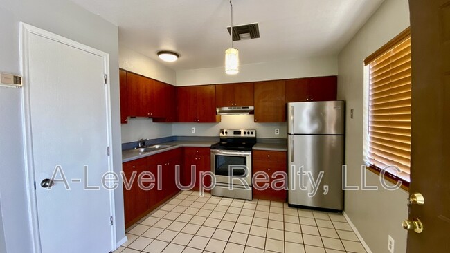Building Photo - 1501 N Riverview Blvd