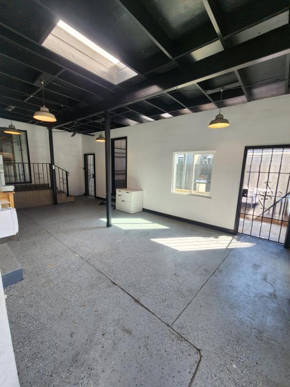 Building Photo - 995 Rosecrans St